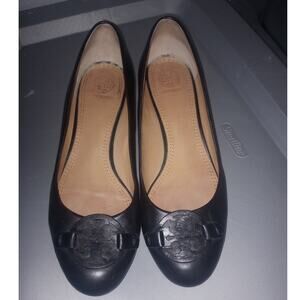 Women's Tory Burch Wedges Black 7.5 Leather Logo Medallion Classy